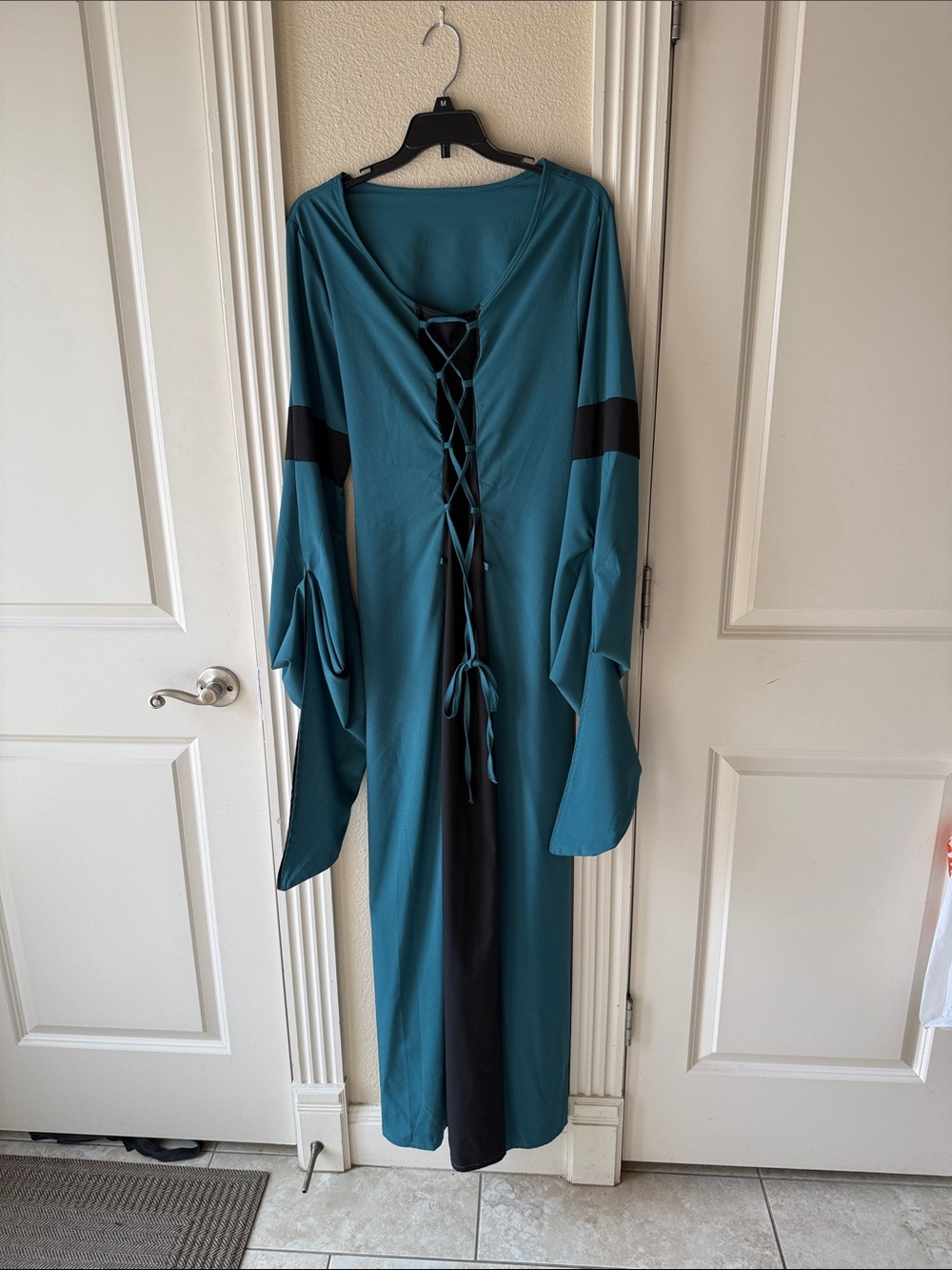 Renaissance dress suitable to Disney Merida cosplay